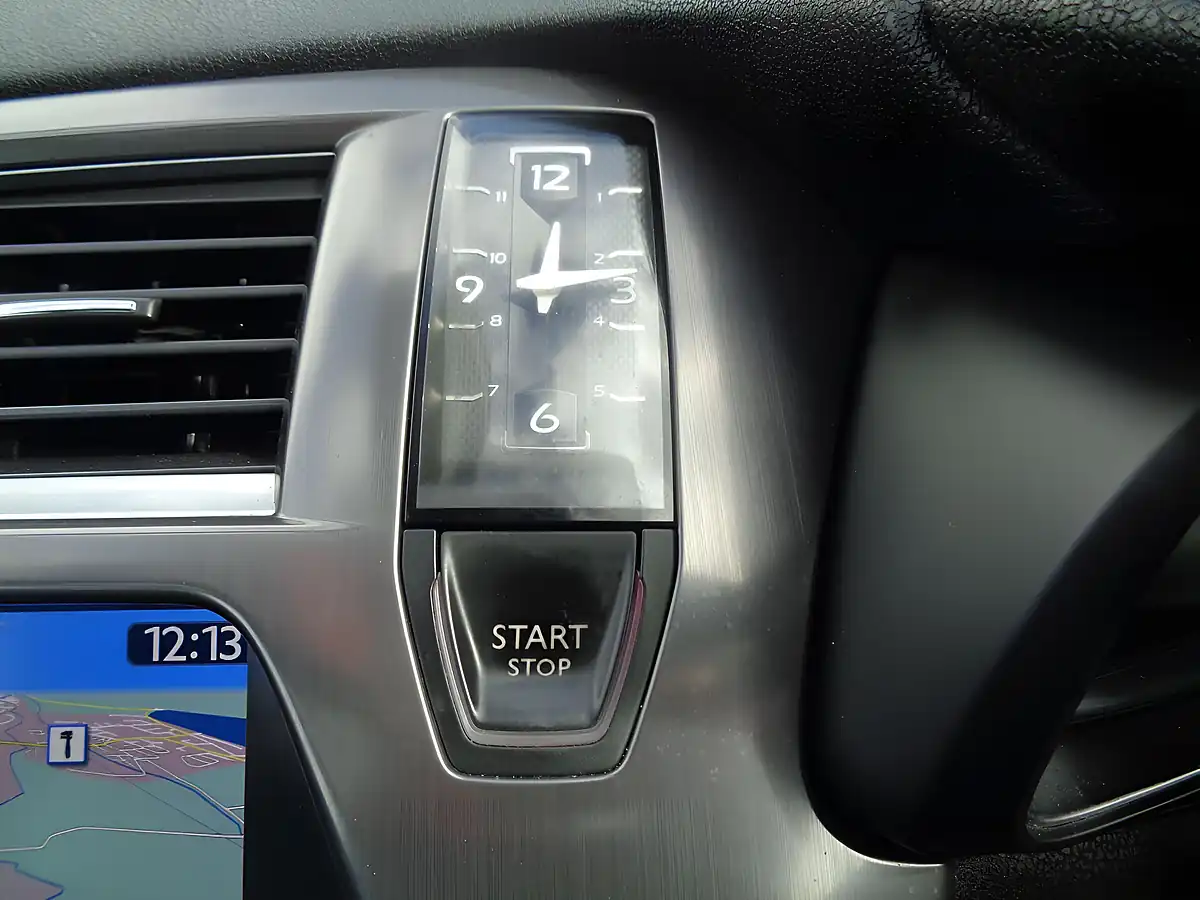 Used 2014 Citroen DS5 Dstyle Grey - Interior and Exterior details 15