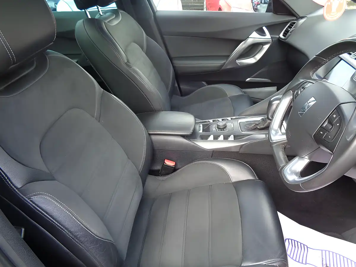 Used 2014 Citroen DS5 Dstyle Grey - Interior and Exterior details 9
