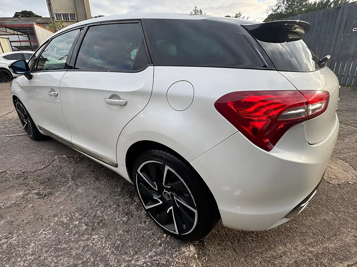 Used 2014 Citroen DS5 Dstyle White - Interior and Exterior details 10