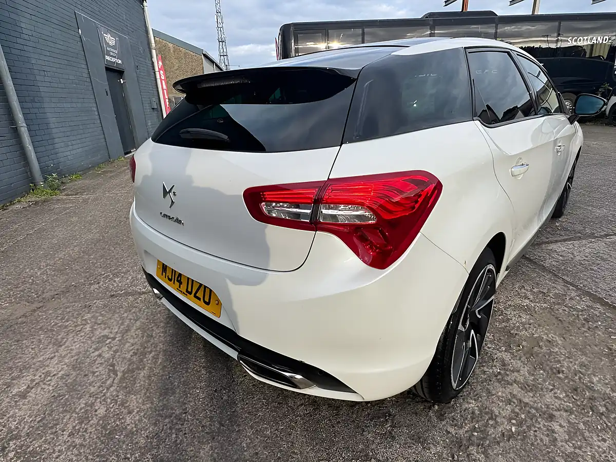 Used 2014 Citroen DS5 Dstyle White - Interior and Exterior details 12