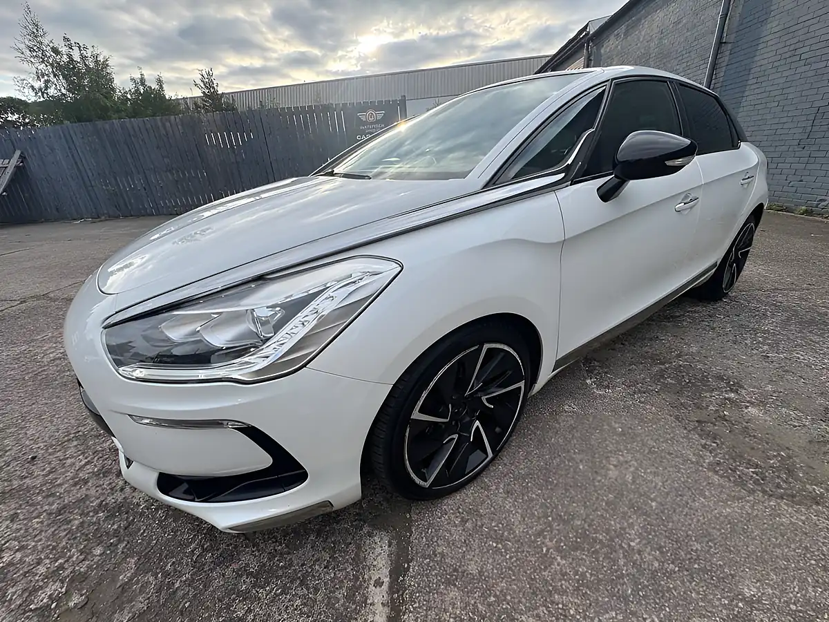 Used 2014 Citroen DS5 Dstyle White - Interior and Exterior details 17