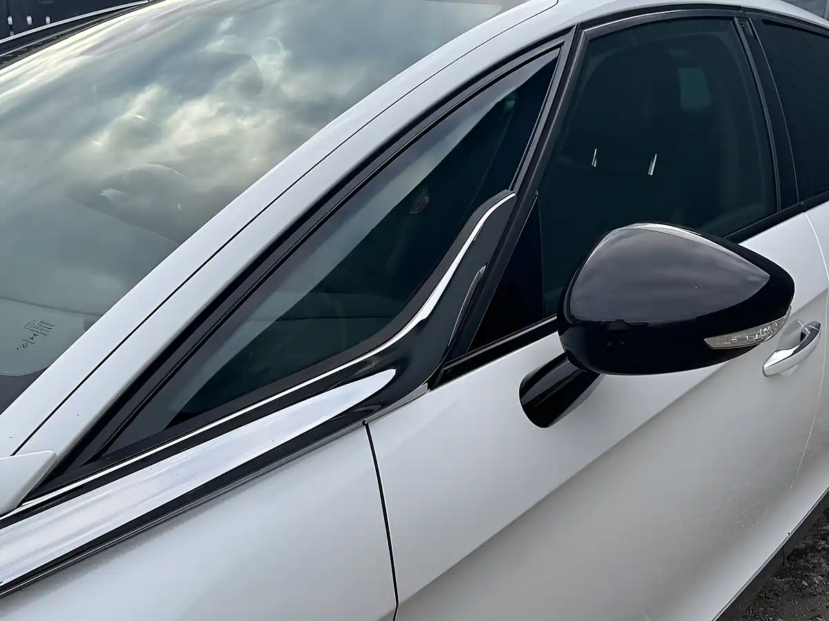 Used 2014 Citroen DS5 Dstyle White - Interior and Exterior details 19