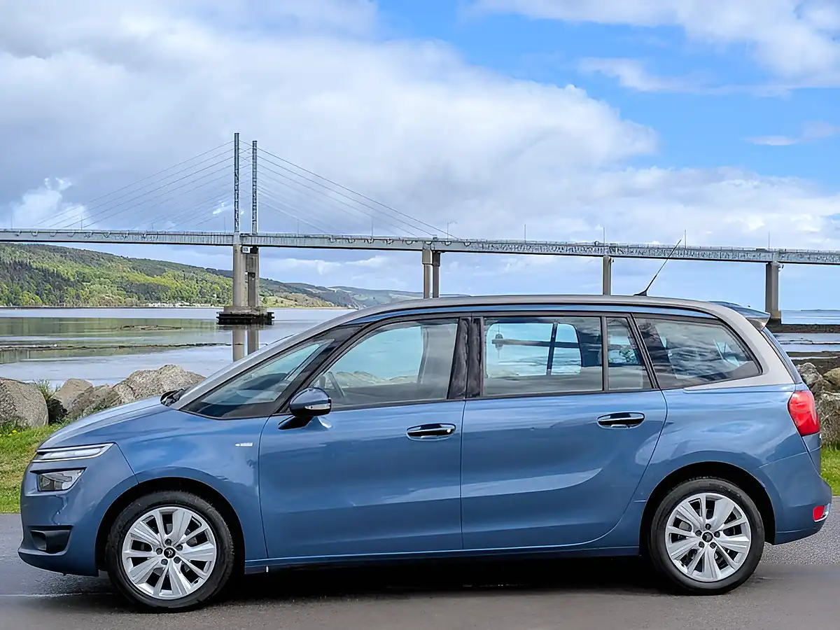 Used 2014 Citroen Grand C4 Picasso Airdream Exclusive Blue - Interior and Exterior details 8