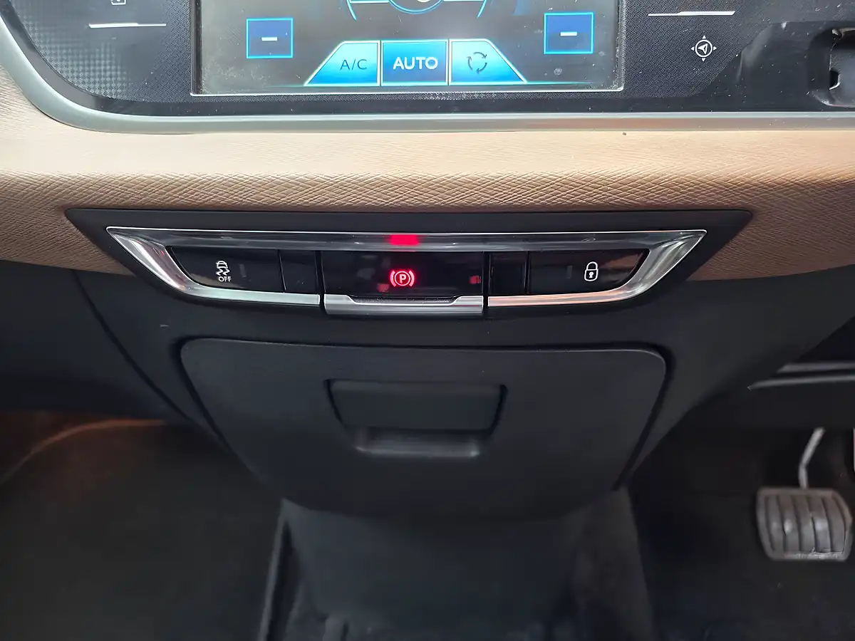 Used 2014 Citroen Grand C4 Picasso Airdream Exclusive Etg6 Grey - Interior and Exterior details 11
