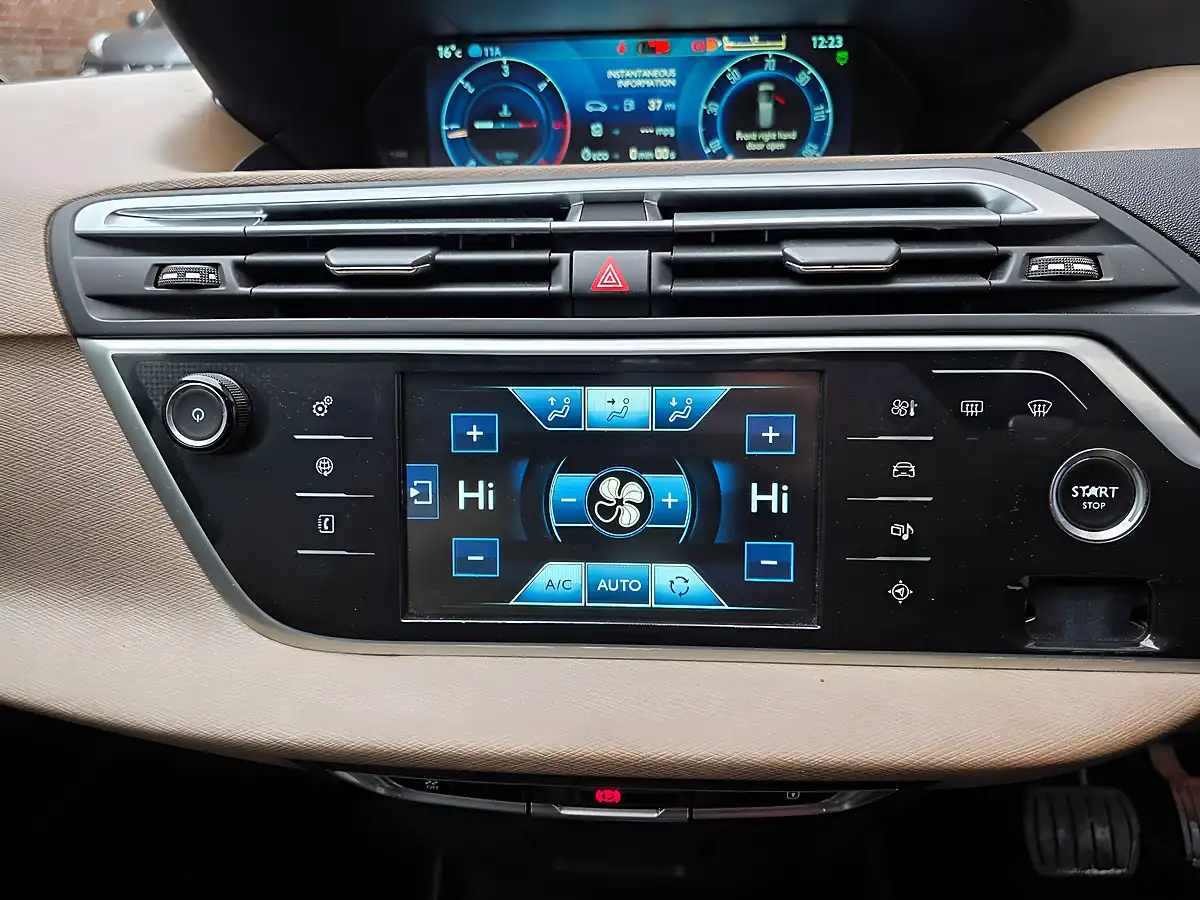 Used 2014 Citroen Grand C4 Picasso Airdream Exclusive Etg6 Grey - Interior and Exterior details 17