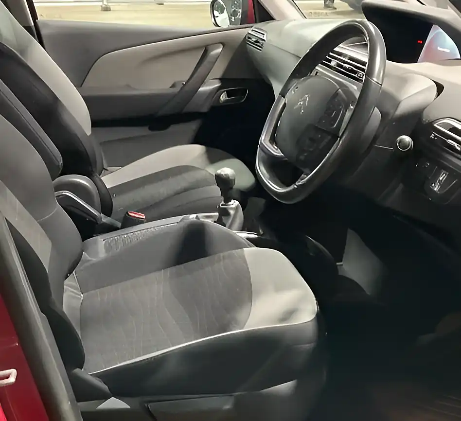 Used 2014 Citroen Grand C4 Picasso Airdream Exclusive Red - Interior and Exterior details 7