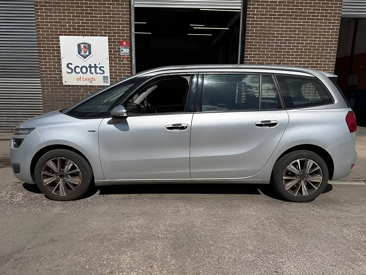 Used 2014 Citroen Grand C4 Picasso Airdream Exclusive Silver - Interior and Exterior details 5