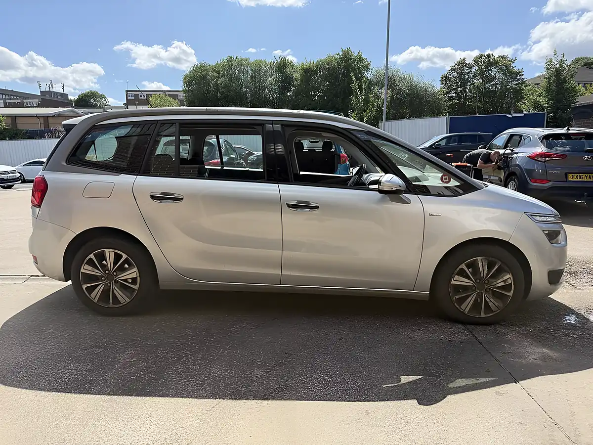 Used 2014 Citroen Grand C4 Picasso Airdream Exclusive Silver - Interior and Exterior details 8