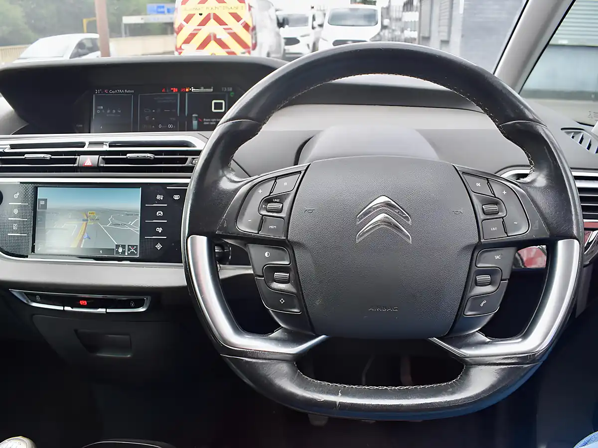 Used 2014 Citroen Grand C4 Picasso Airdream Exclusive White - Interior and Exterior details 11