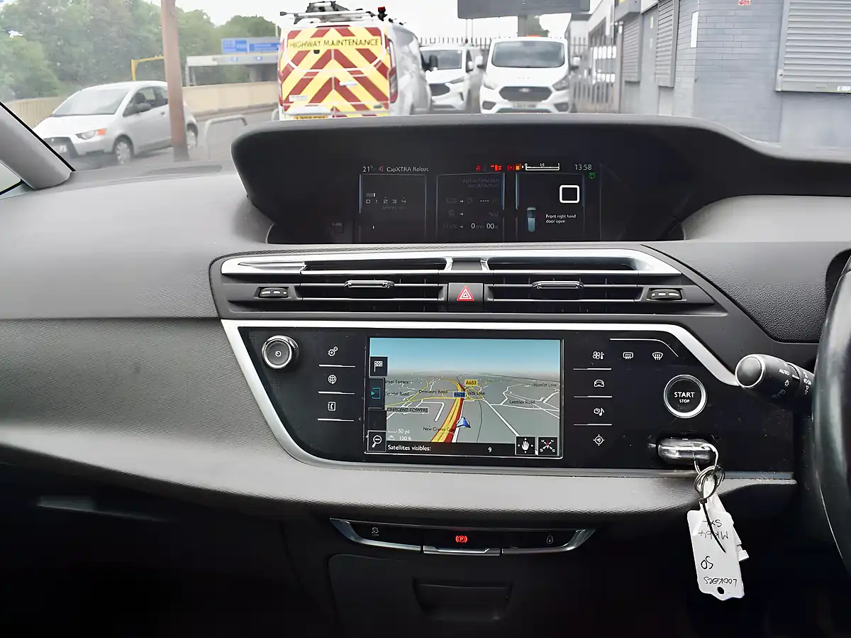 Used 2014 Citroen Grand C4 Picasso Airdream Exclusive White - Interior and Exterior details 13