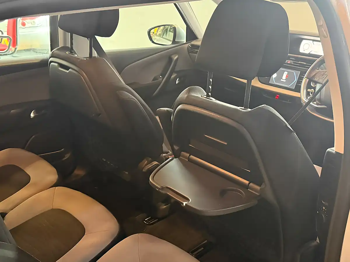 Used 2014 Citroen Grand C4 Picasso Airdream Vtr+ Silver - Interior and Exterior details 11