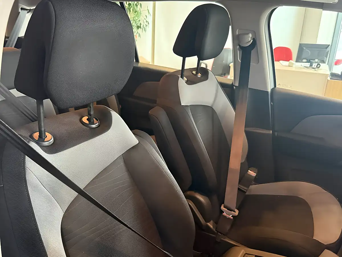 Used 2014 Citroen Grand C4 Picasso Airdream Vtr+ Silver - Interior and Exterior details 12