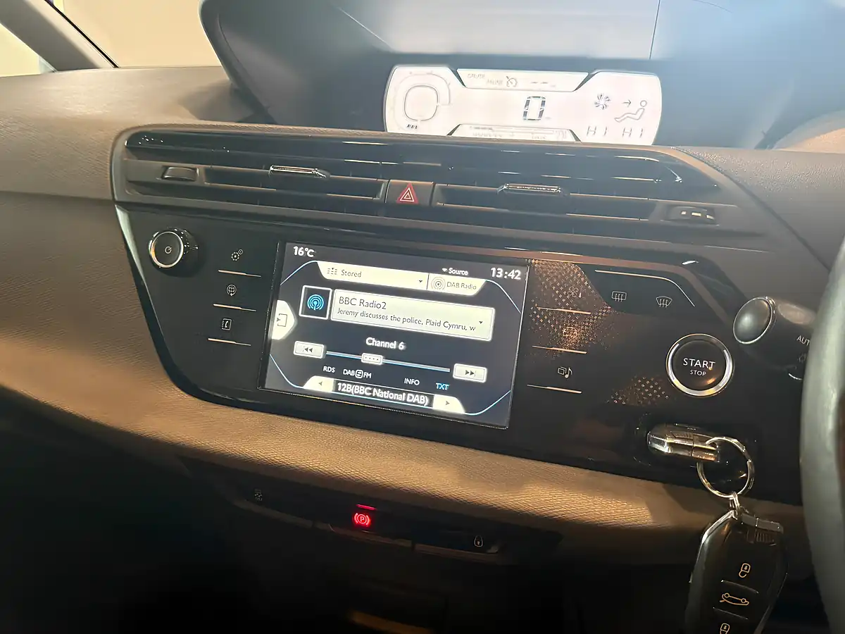 Used 2014 Citroen Grand C4 Picasso Airdream Vtr+ Silver - Interior and Exterior details 15
