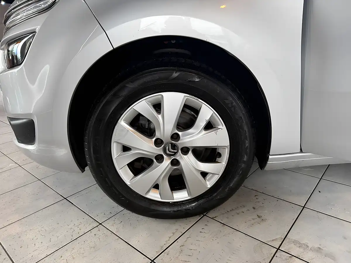 Used 2014 Citroen Grand C4 Picasso Airdream Vtr+ Silver - Interior and Exterior details 19