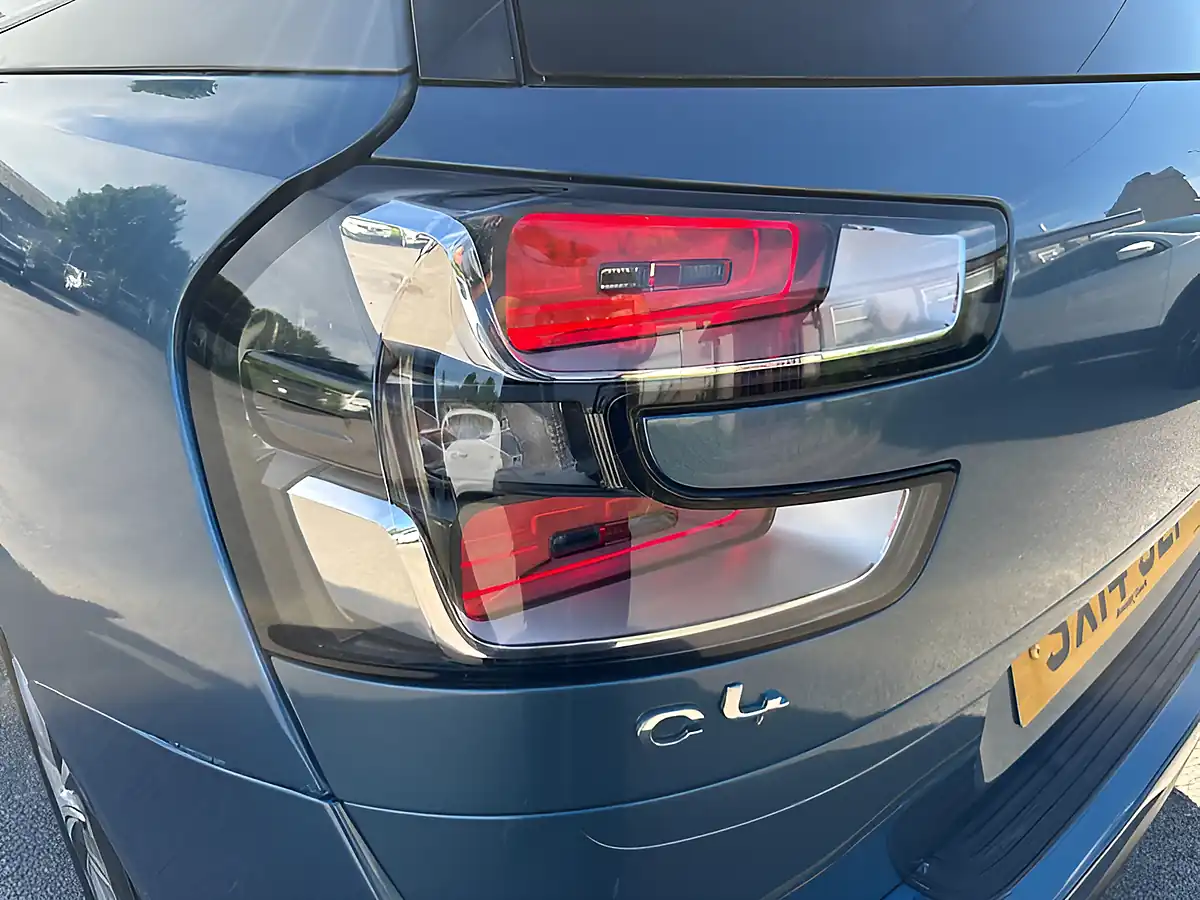 Used 2014 Citroen Grand C4 Picasso Exclusive Blue - Interior and Exterior details 11