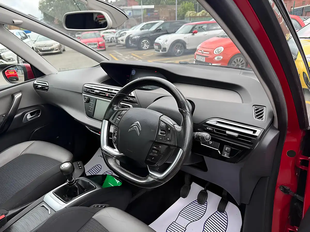 Used 2014 Citroen Grand C4 Picasso Exclusive+ Red - Interior and Exterior details 10
