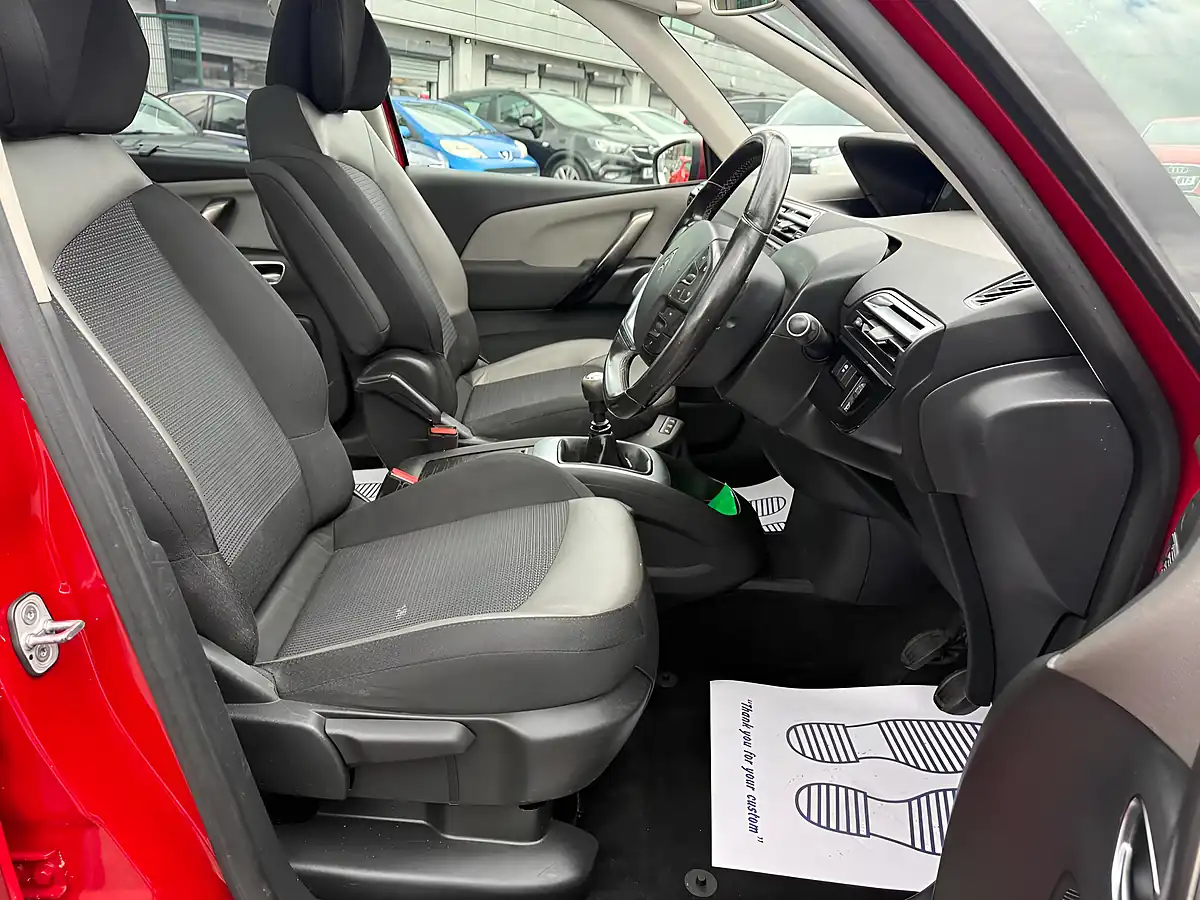 Used 2014 Citroen Grand C4 Picasso Exclusive+ Red - Interior and Exterior details 11