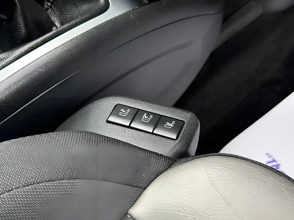 Used 2014 Citroen Grand C4 Picasso Exclusive+ Red - Interior and Exterior details 15