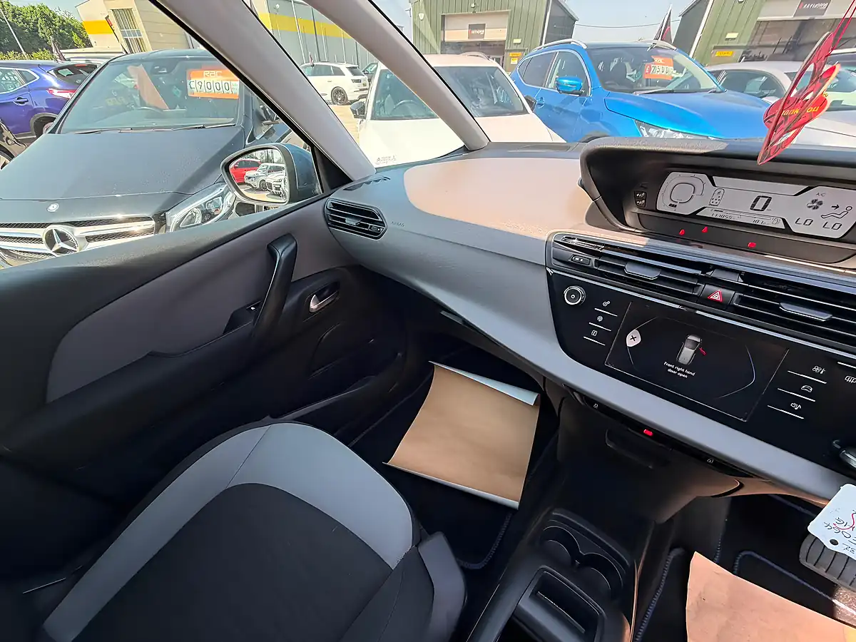 Used 2014 Citroen Grand C4 Picasso Vtr+ Blue - Interior and Exterior details 12