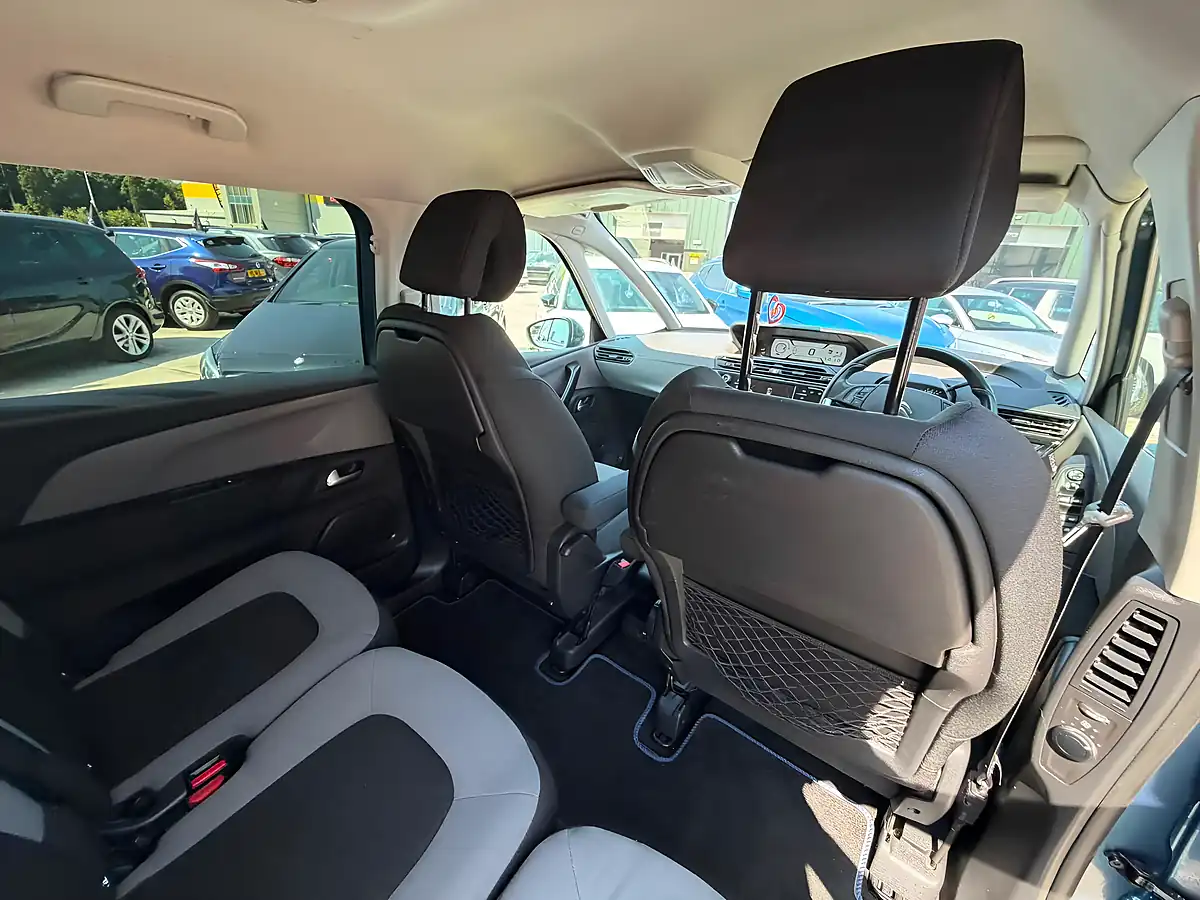 Used 2014 Citroen Grand C4 Picasso Vtr+ Blue - Interior and Exterior details 15