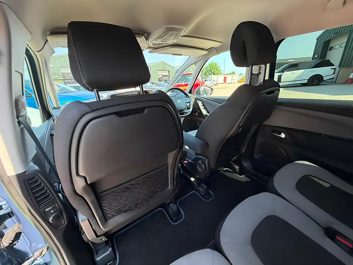 Used 2014 Citroen Grand C4 Picasso Vtr+ Blue - Interior and Exterior details 16