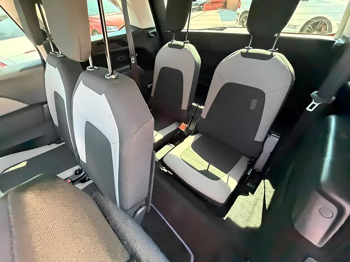 Used 2014 Citroen Grand C4 Picasso Vtr+ Blue - Interior and Exterior details 17