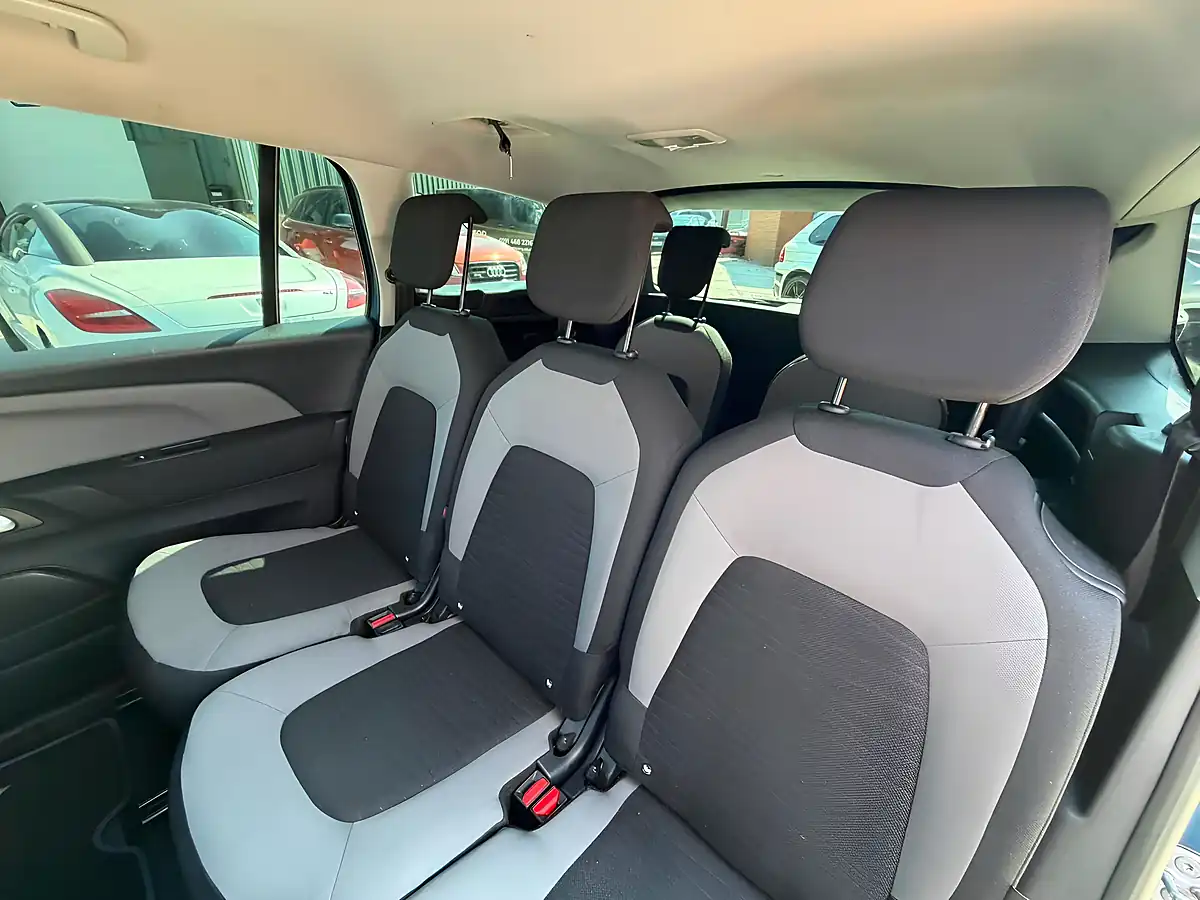 Used 2014 Citroen Grand C4 Picasso Vtr+ Blue - Interior and Exterior details 18
