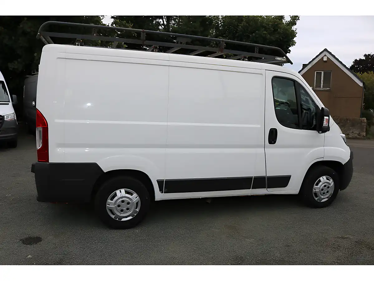 Used 2014 Citroen Relay 30 L1h1 White - Interior and Exterior details 10