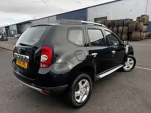 Used 2014 Dacia Duster Laureate Blue - Interior and Exterior details 4
