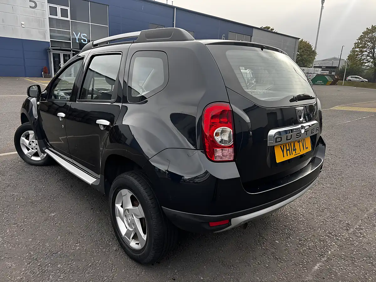 Used 2014 Dacia Duster Laureate Blue - Interior and Exterior details 5