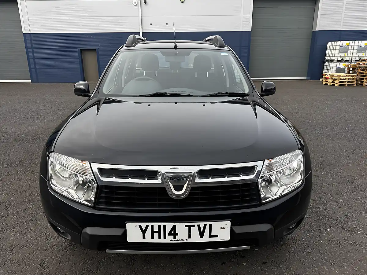 Used 2014 Dacia Duster Laureate Blue - Interior and Exterior details 7