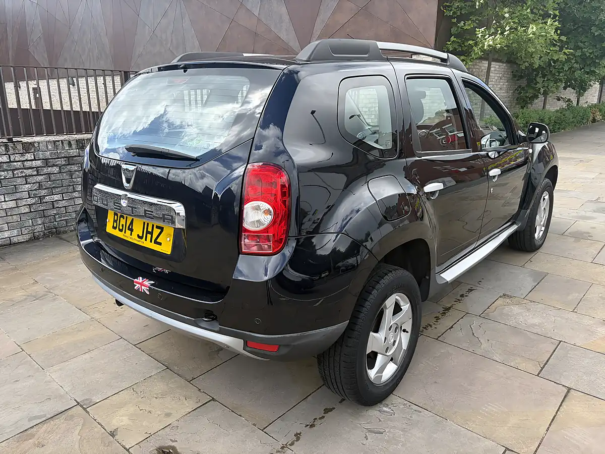Used 2014 Dacia Duster Laureate Blue - Interior and Exterior details 14