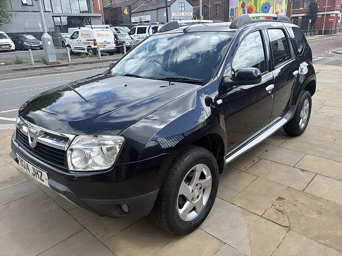 Used 2014 Dacia Duster Laureate Blue - Interior and Exterior details 18