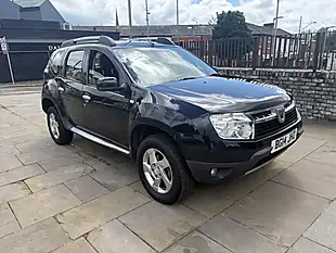 Used 2014 Dacia Duster Laureate Blue - Interior and Exterior details 4
