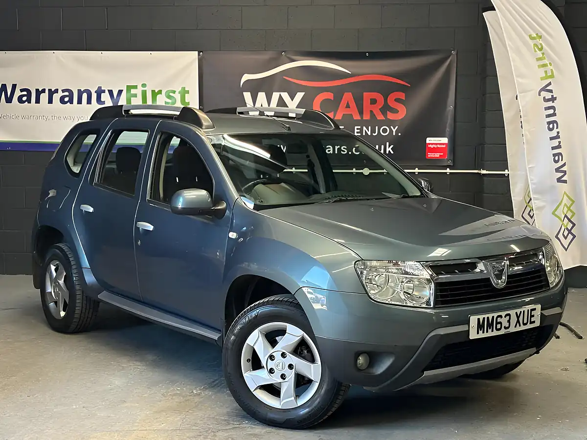 Used 2014 Dacia Duster Laureate Grey - Front View