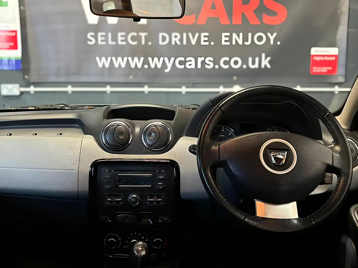 Used 2014 Dacia Duster Laureate Grey - Interior and Exterior details 12