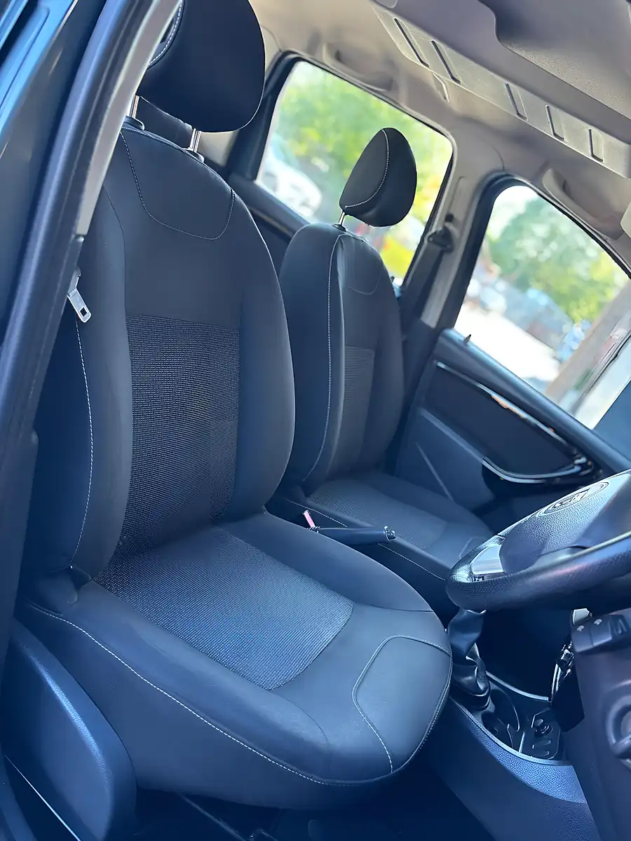 Used 2014 Dacia Duster Laureate Grey - Interior and Exterior details 13