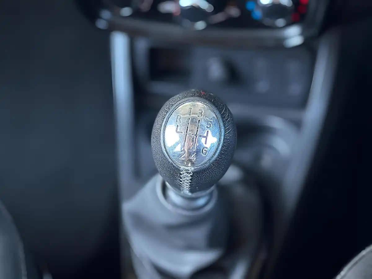 Used 2014 Dacia Duster Laureate Grey - Interior and Exterior details 14