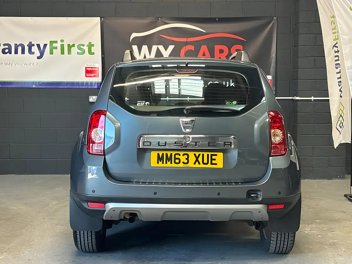 Used 2014 Dacia Duster Laureate Grey - Interior and Exterior details 5
