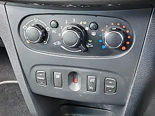 Used 2014 Dacia Logan Mcv Laureate Silver - Interior and Exterior details 19