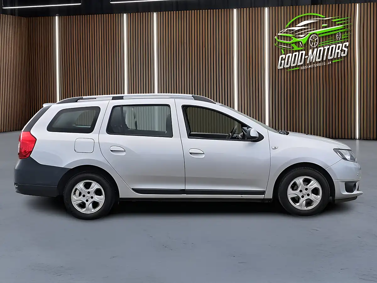 Used 2014 Dacia Logan Mcv Laureate Silver - Interior and Exterior details 9