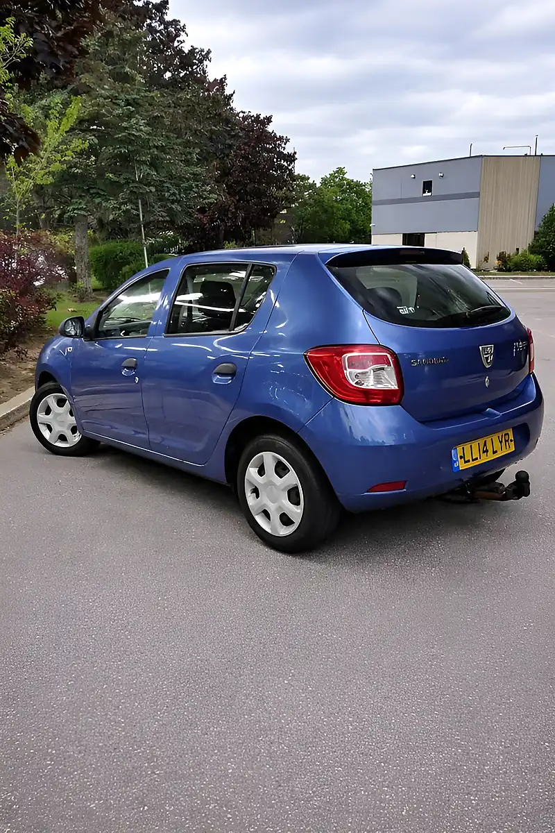 Used 2014 Dacia Sandero Ambiance Blue - Interior and Exterior details 5