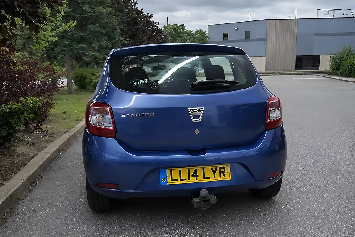 Used 2014 Dacia Sandero Ambiance Blue - Interior and Exterior details 7