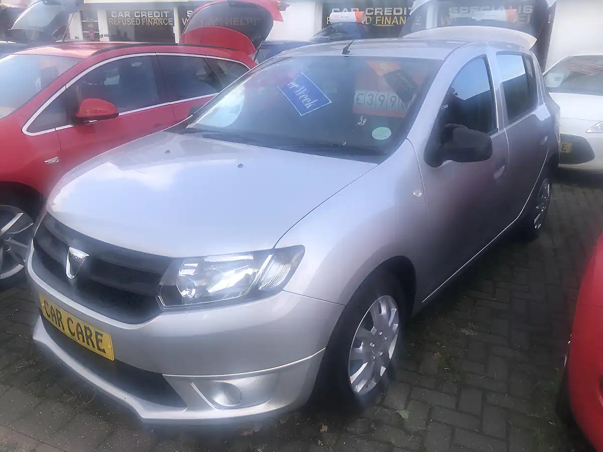 Used 2014 Dacia Sandero Ambiance Silver - Interior and Exterior details 4