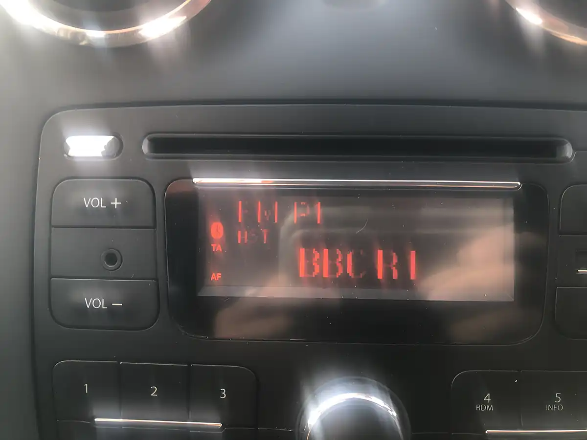 Used 2014 Dacia Sandero Ambiance Silver - Interior and Exterior details 7