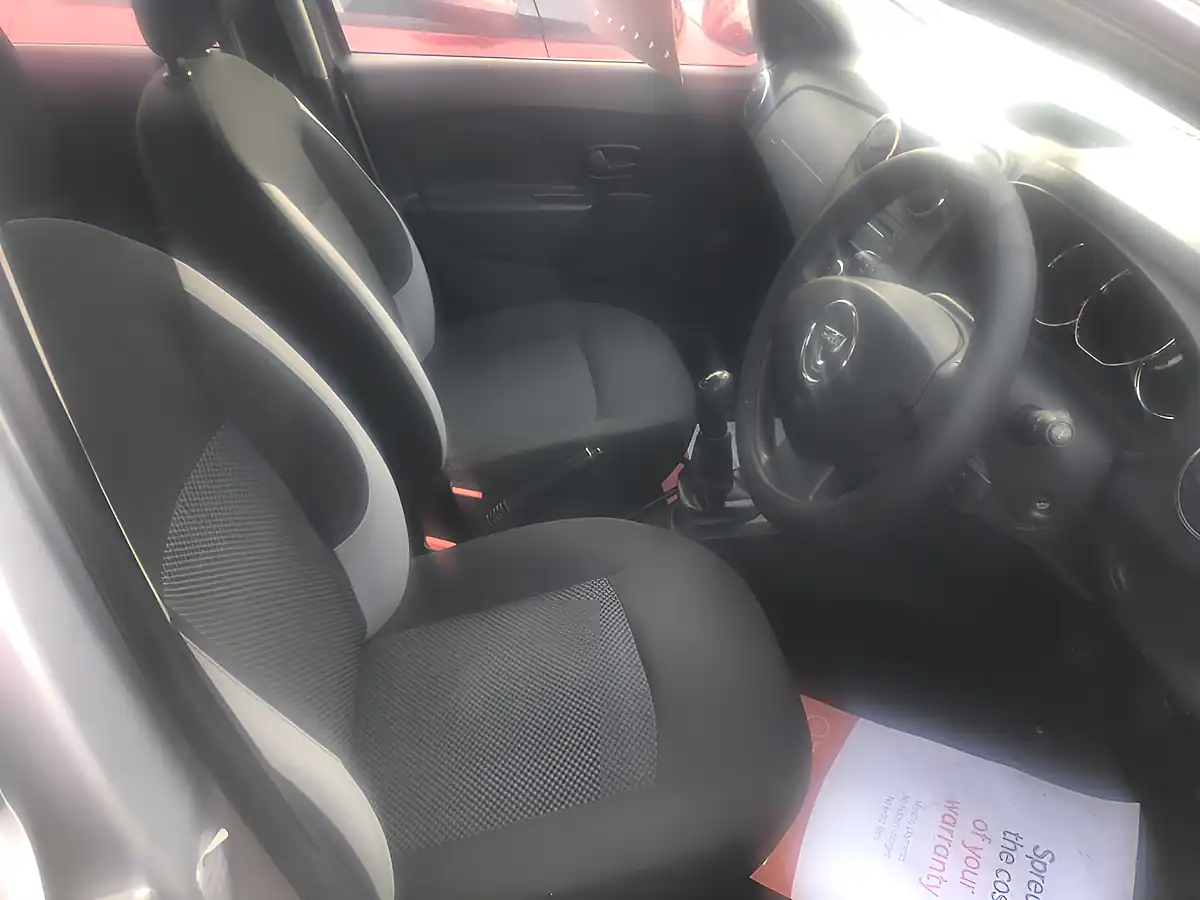 Used 2014 Dacia Sandero Ambiance Silver - Interior and Exterior details 9