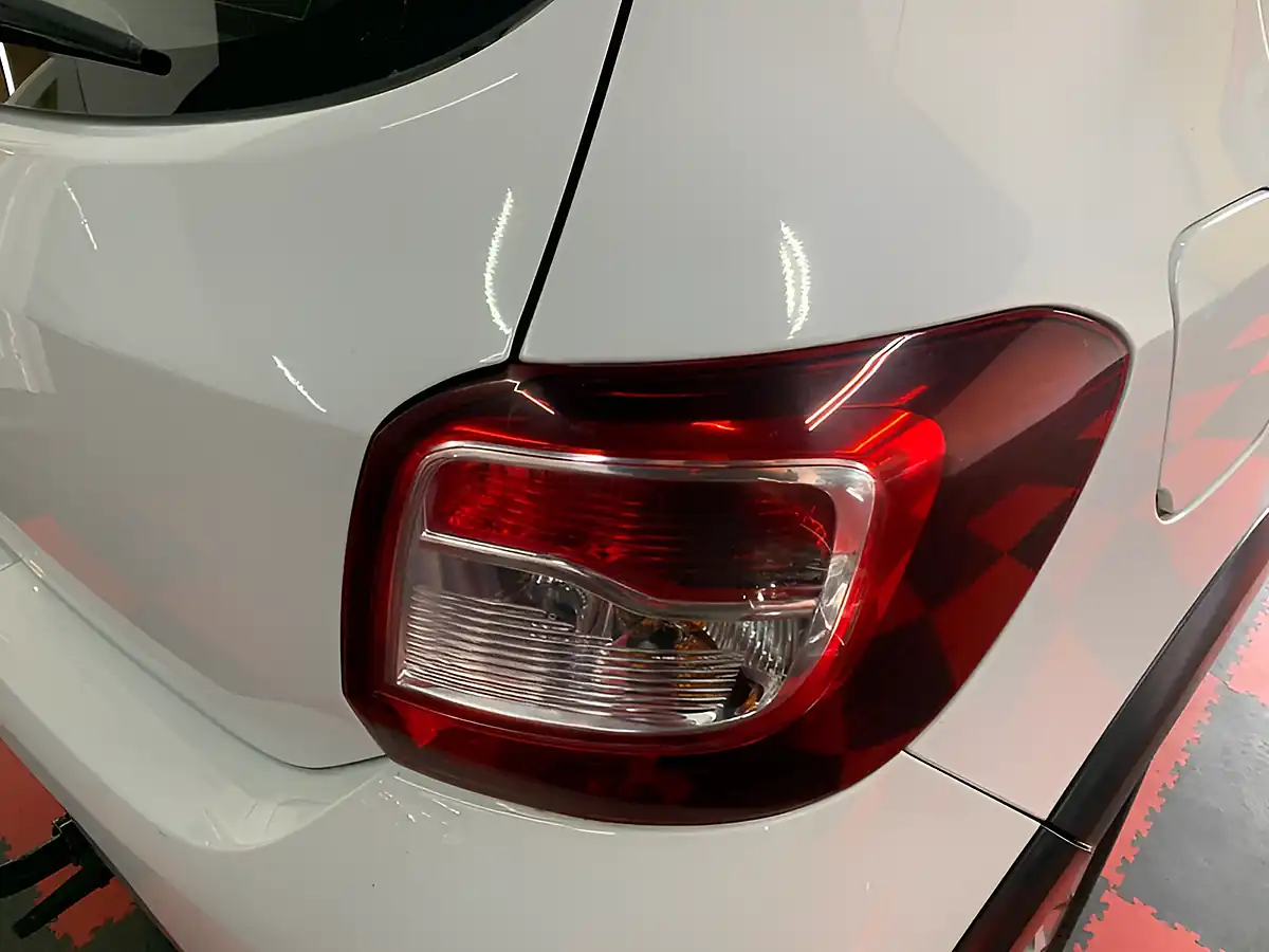 Used 2014 Dacia Sandero Ambiance White - Interior and Exterior details 10