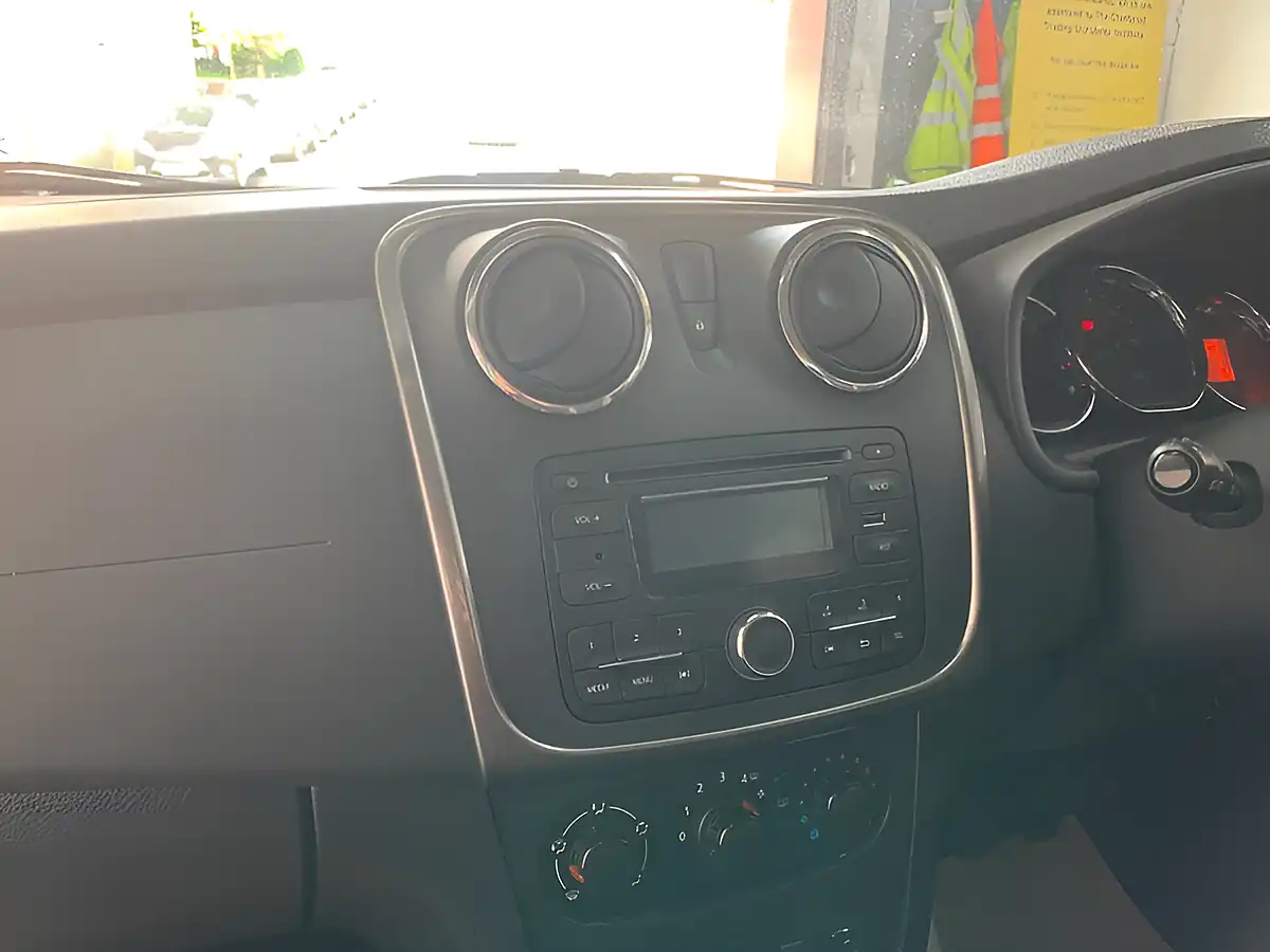 Used 2014 Dacia Sandero Ambiance White - Interior and Exterior details 15