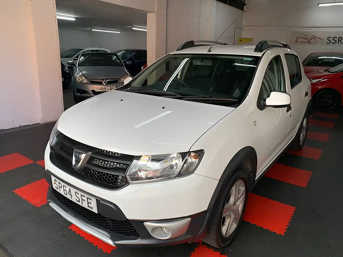Used 2014 Dacia Sandero Ambiance White - Interior and Exterior details 3