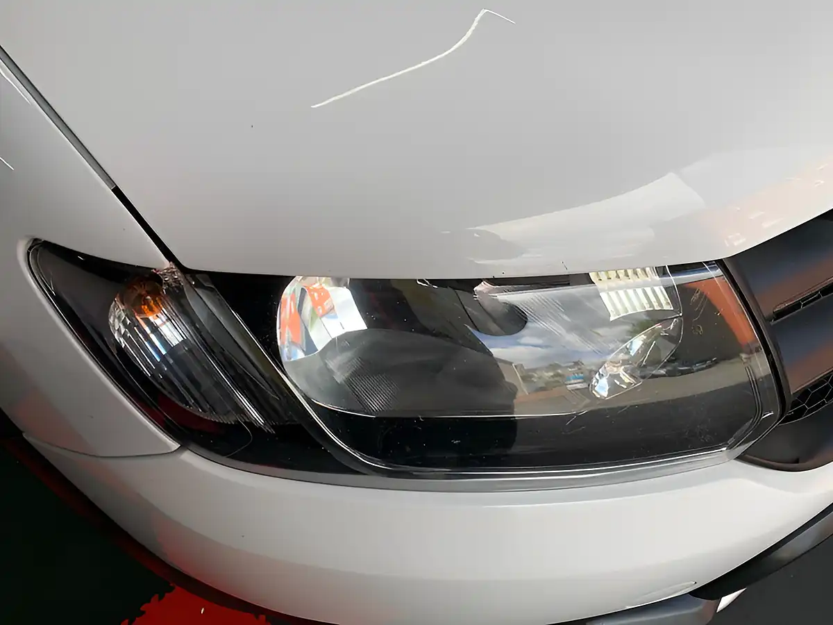 Used 2014 Dacia Sandero Ambiance White - Interior and Exterior details 7